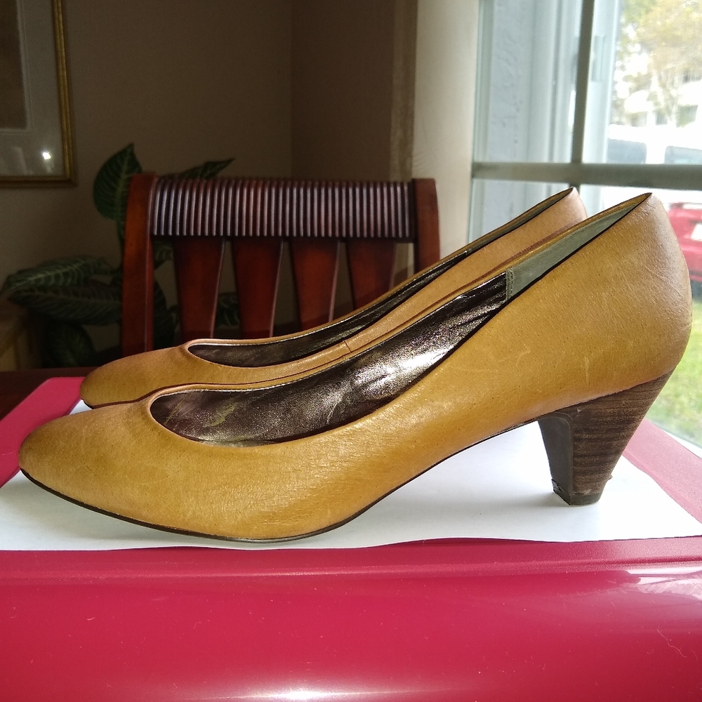 Steve Madden SADEE leather pump, low heel.